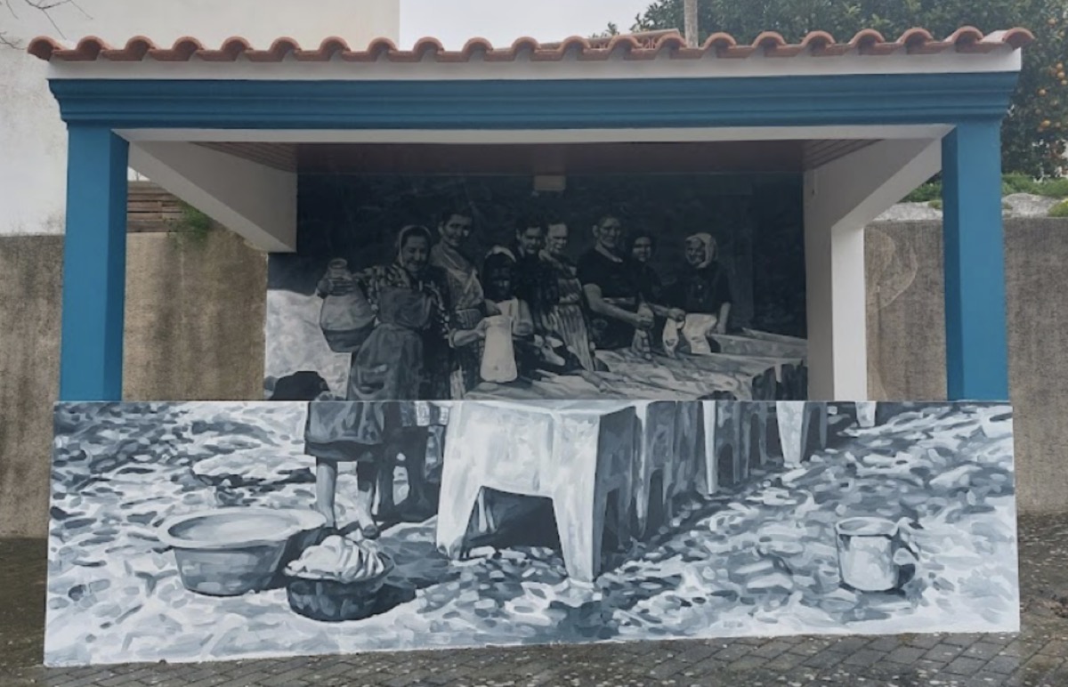 Mural de Mariana Santos retratando as gentes da Filha Boa